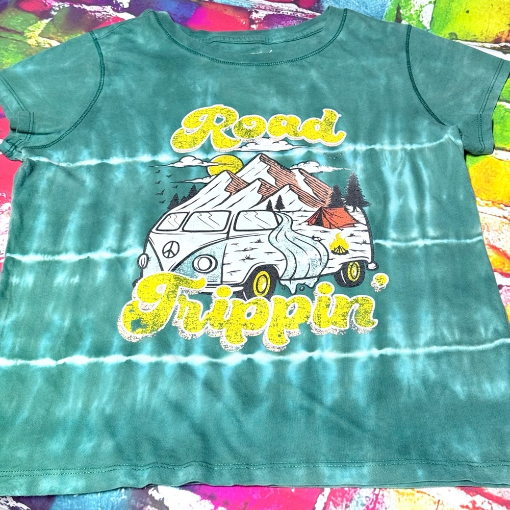 Universal Thread Teal Graphic Tee Size Medium